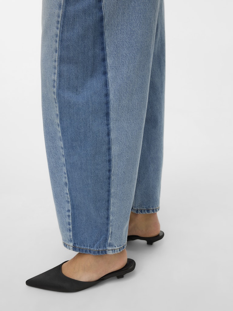 Vmzelda Hr Bareel Two Toned Dnm Jeans - Blue Denim