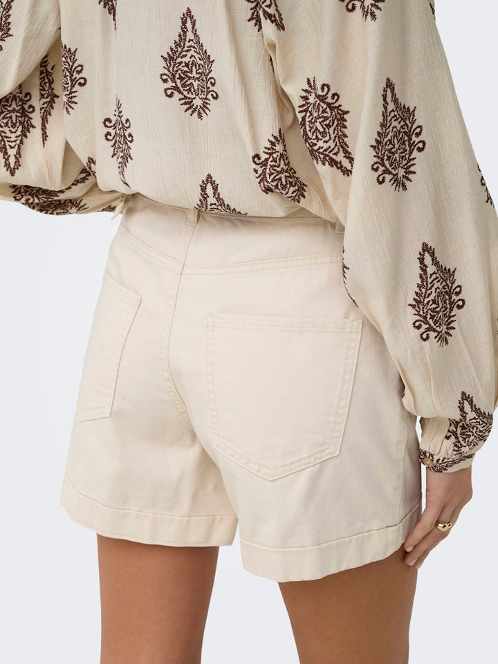 Onlvega-silla Hw Mom Belt Shorts Pnt - Wit Dessin
