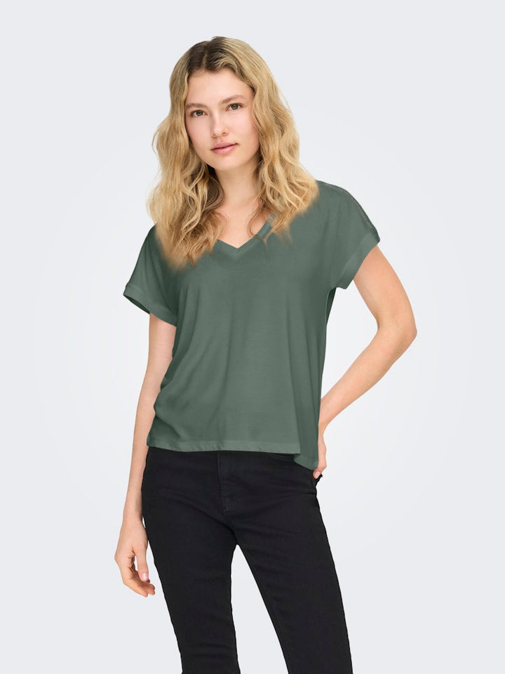 Onlfree Life S/s V-neck Lace Top Jrs - Olijf